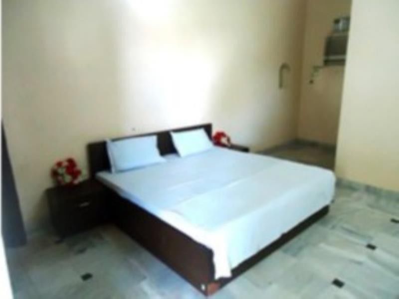 Kedar Dham Hotel Mathura Bagian luar foto
